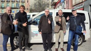 (d'esquerra a dreta) Joan Serra, Ramon Caballé, Josep Campos, Manel Valdés i Carles Andreu (president de l'Associació de Taxis de Berga)